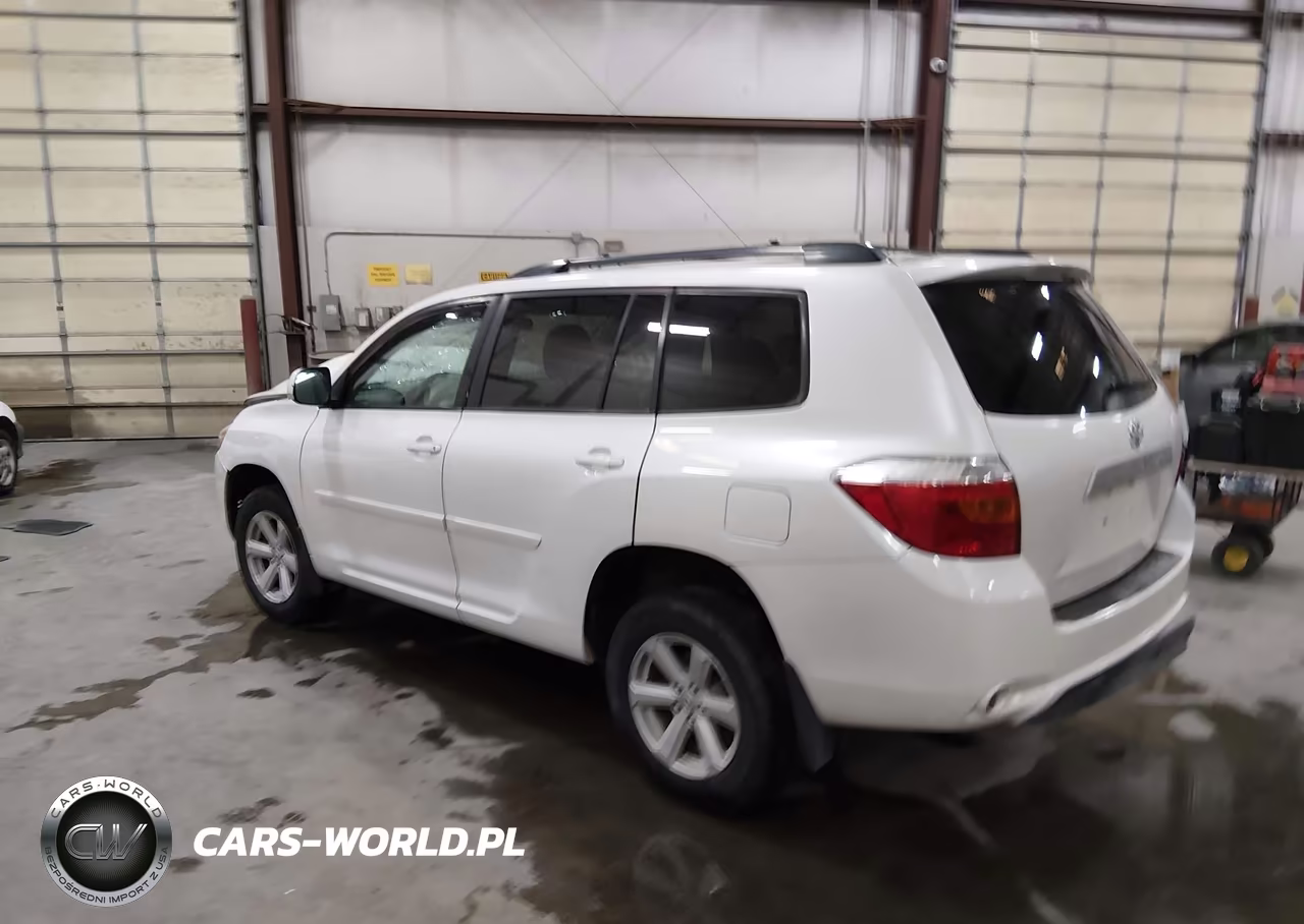 2010 Toyota Highlander Base V6 VIN:5TDBK3EH7AS001583 - 3