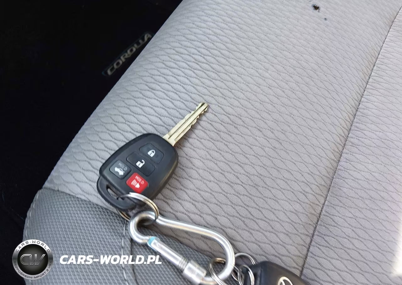 2015 Toyota Corolla Le VIN:2T1BURHE1FC381938 - 11