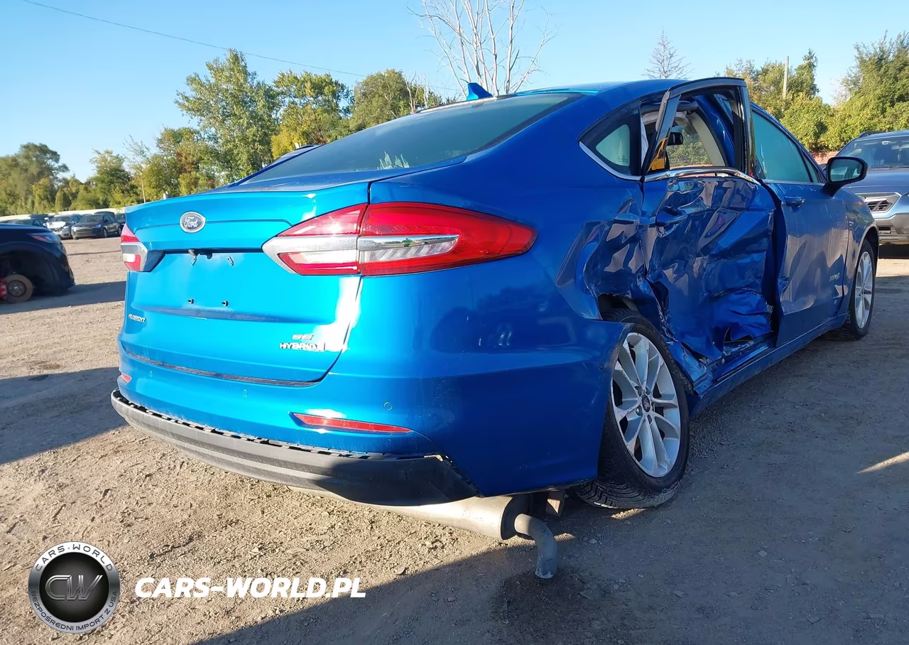 2019 Ford Fusion Se VIN:3FA6P0LU7KR197455 - 17