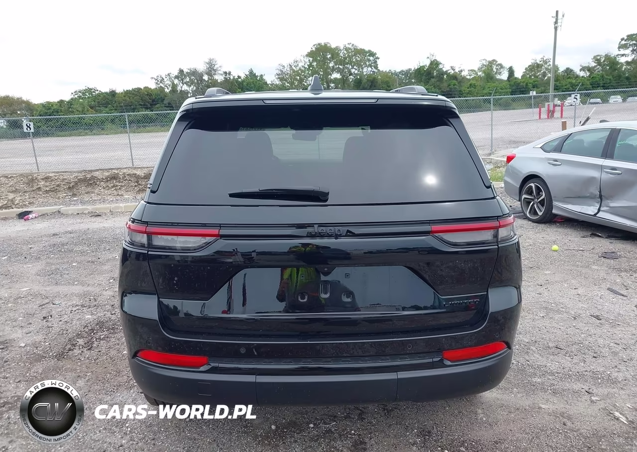 2025 Jeep Grand Cherokee Limited 4X2 VIN:1C4RJGBG4S8749833 - 16
