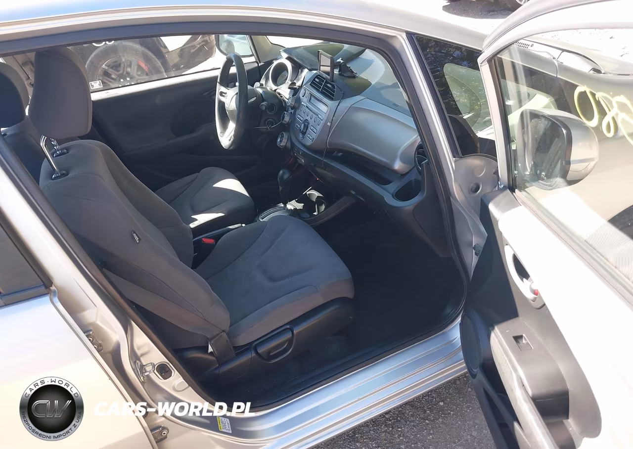 2013 Honda Fit VIN:JHMGE8H34DC073923 - 5