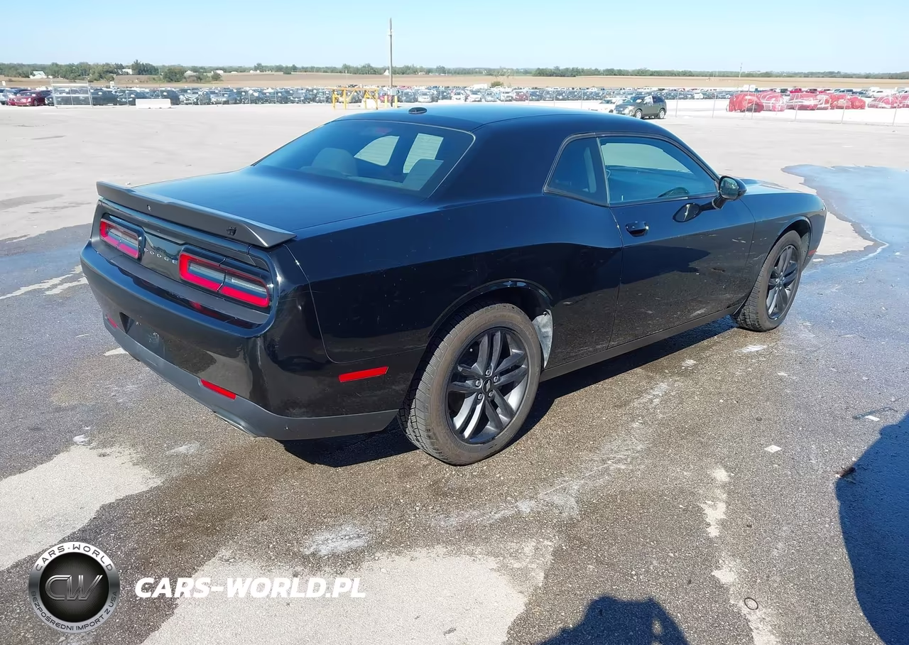 2019 Dodge Challenger Sxt Awd VIN:2C3CDZGG6KH633047 - 4