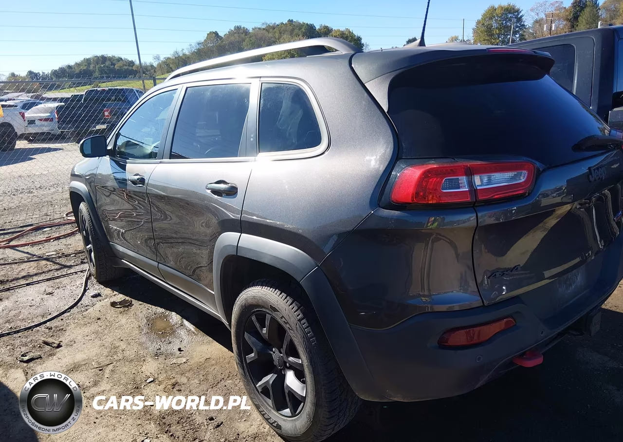 2018 Jeep Cherokee Trailhawk 4X4 VIN:1C4PJMBX8JD582436 - 3