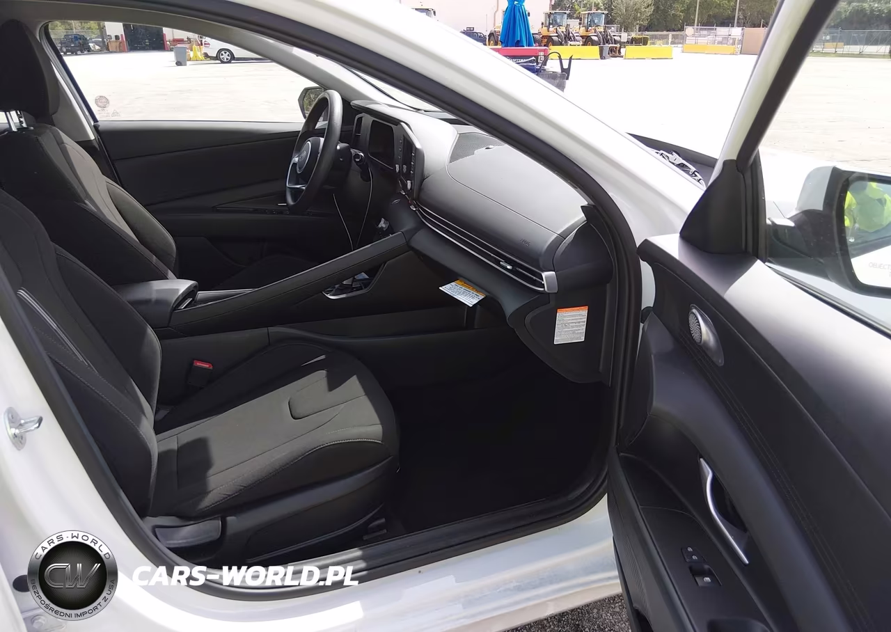 2026 Hyundai Elantra Hybrid Blue VIN:KMHLM4DJXTU196002 - 5