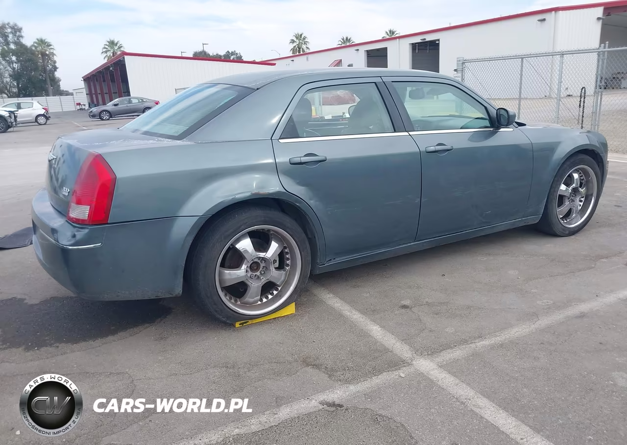2005 Chrysler 300 Touring VIN:2C3AA53G65H123302 - 4