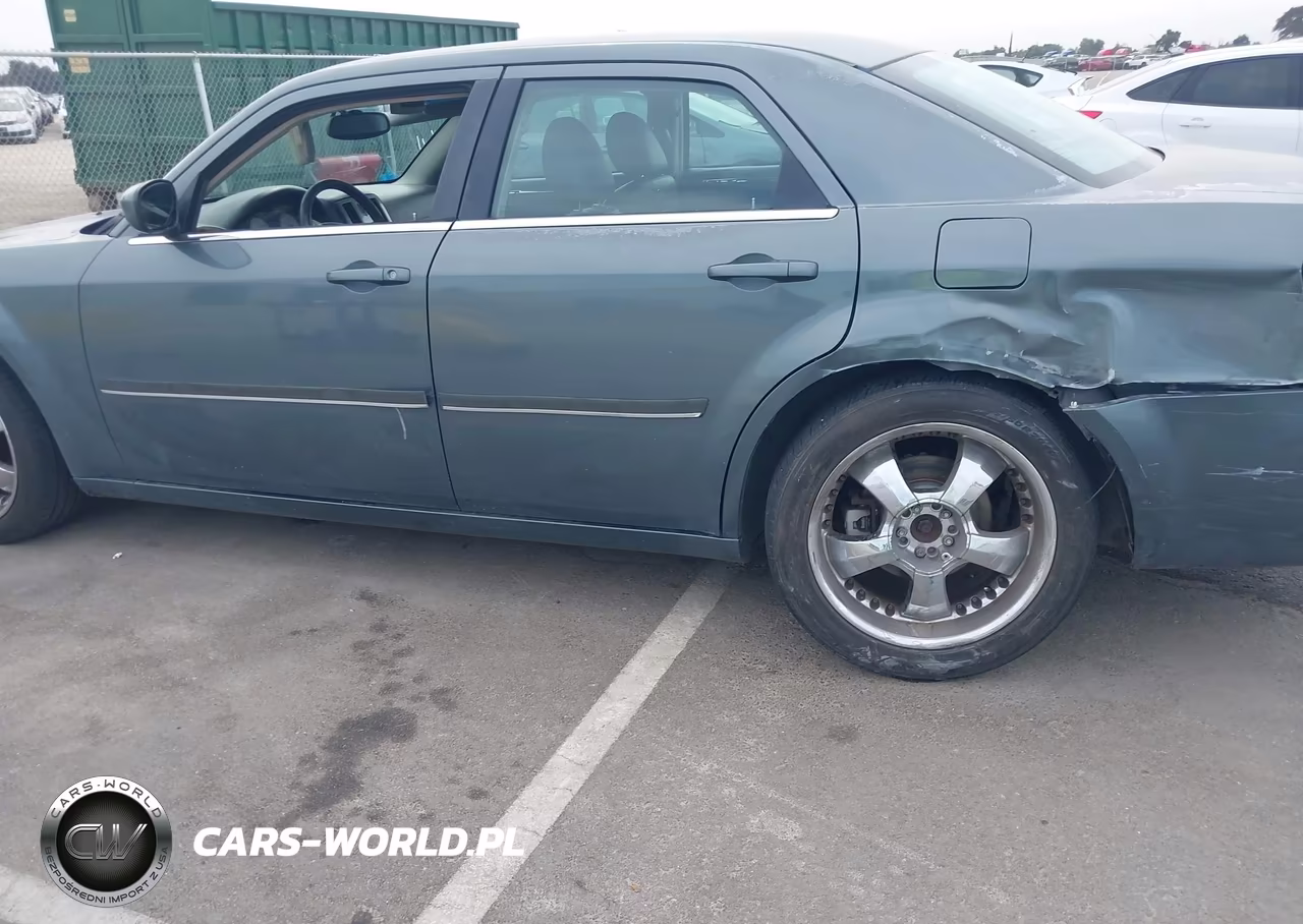 2005 Chrysler 300 Touring VIN:2C3AA53G65H123302 - 6