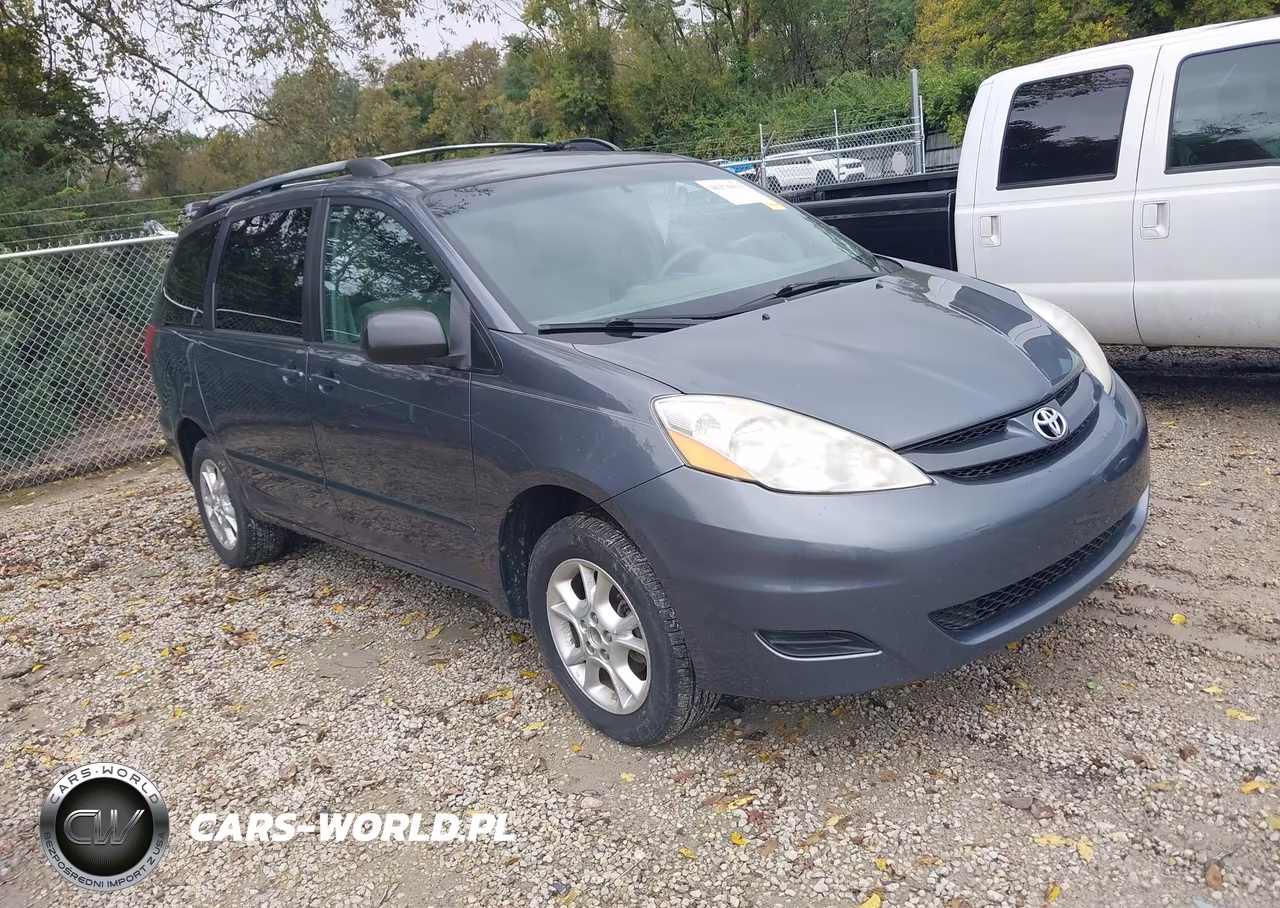 2006 Toyota Sienna Le – zdjęcie 1 z 13