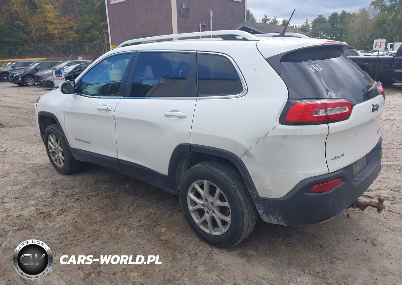 2015 Jeep Cherokee Latitude VIN:1C4PJMCS1FW625478 - 3