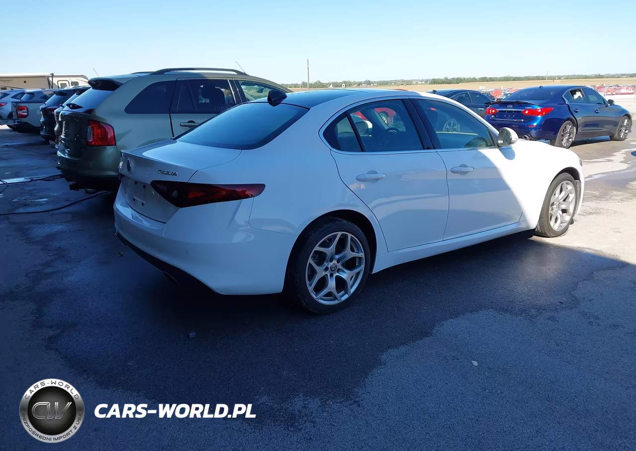 2021 Alfa Romeo Giulia Ti Awd VIN:ZARFANBN8M7648573 - 4