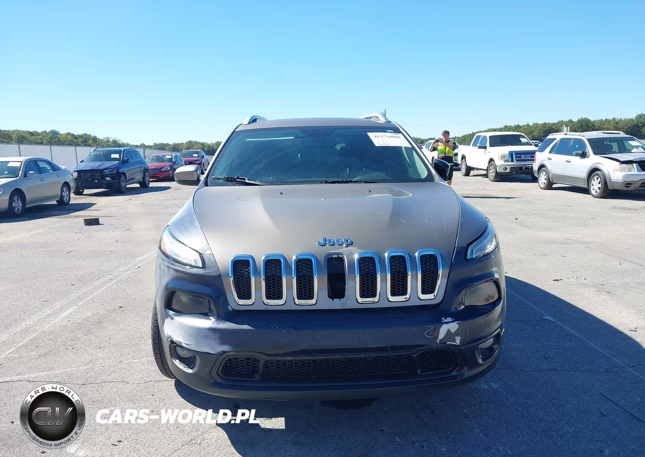 2016 Jeep Cherokee Latitude VIN:1C4PJMCB0GW241421 - 6