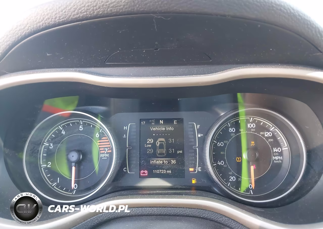 2016 Jeep Cherokee Latitude VIN:1C4PJMCB0GW241421 - 7