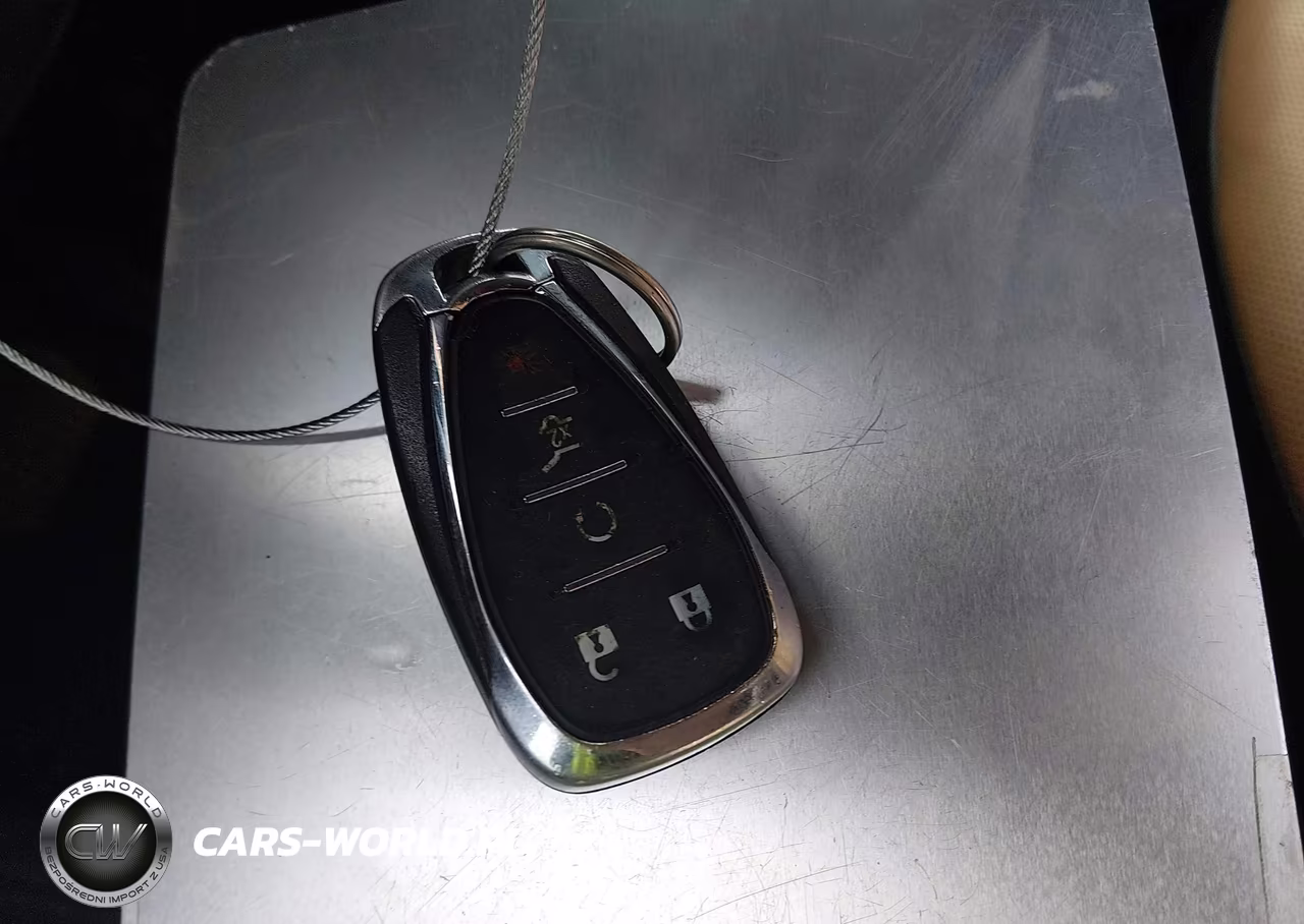 2018 Chevrolet Equinox Premier VIN:2GNAXVEV1J6118267 - 11