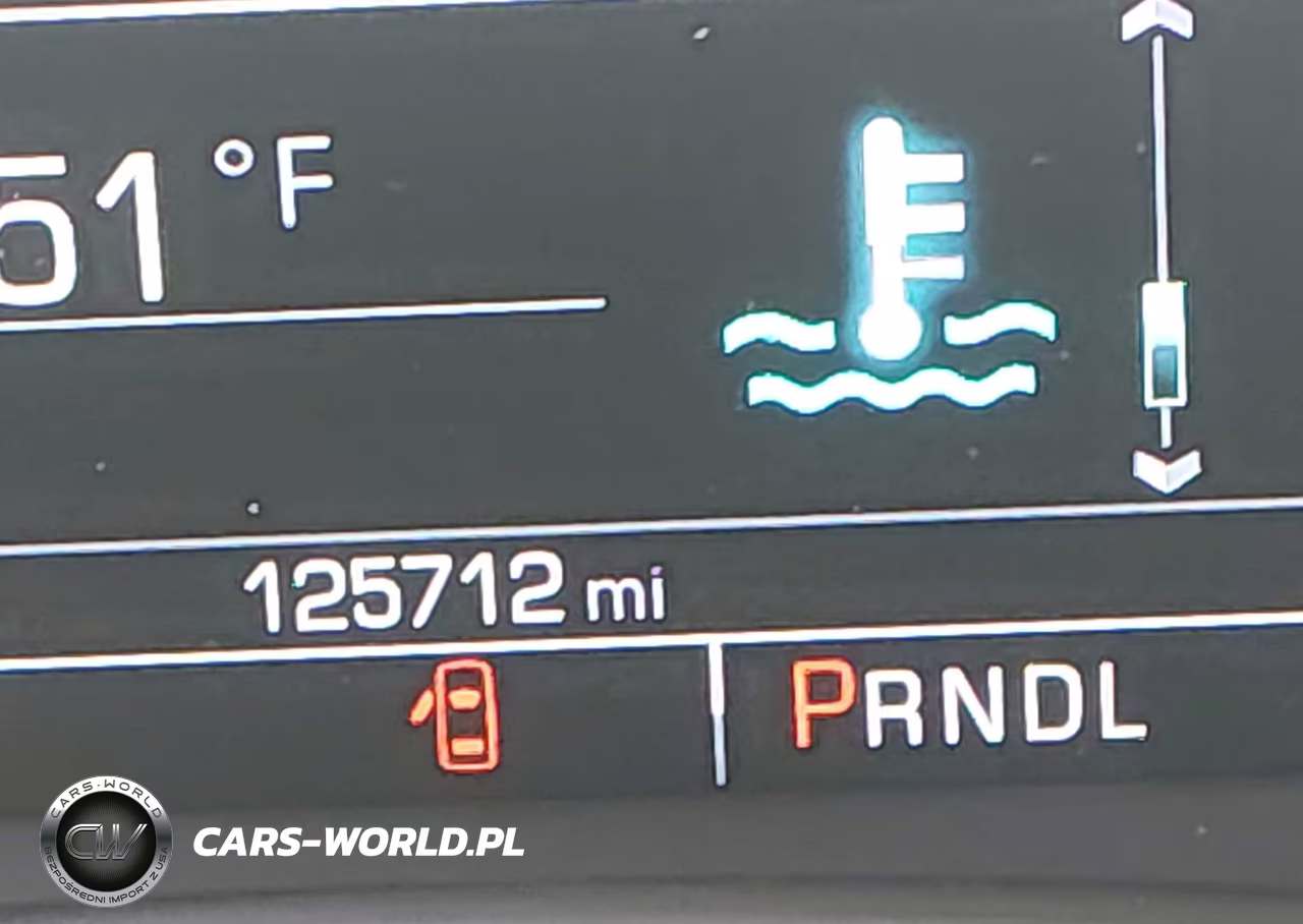 2018 Chevrolet Equinox Premier VIN:2GNAXVEV1J6118267 - 16