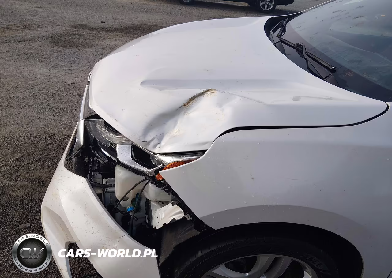 2018 Chevrolet Equinox Premier VIN:2GNAXVEV1J6118267 - 18