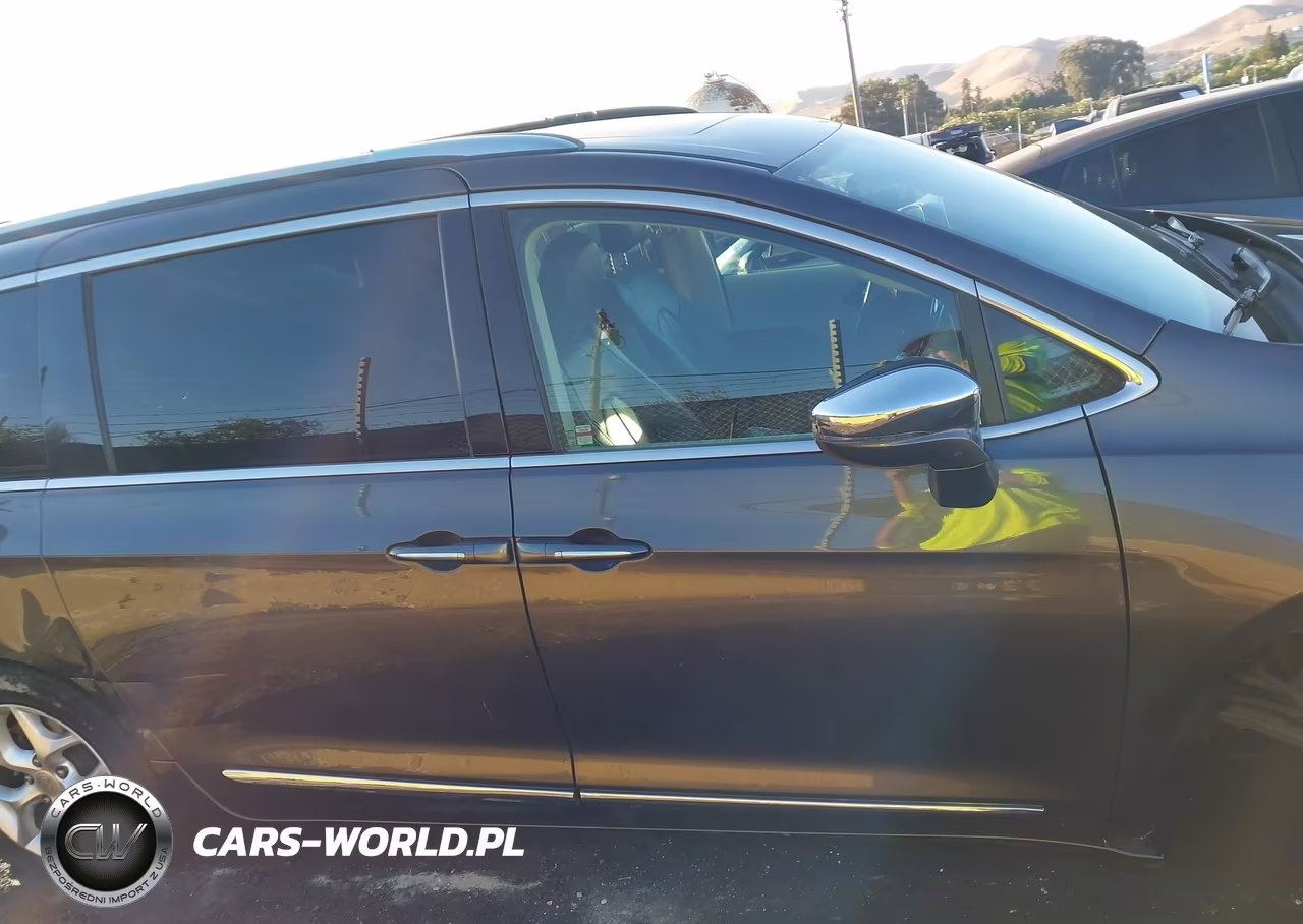 2020 Chrysler Pacifica Limited VIN:2C4RC1GG3LR176736 - 14
