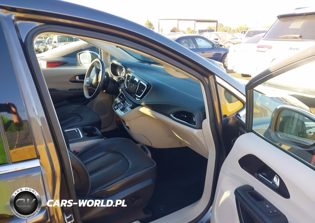 2020 Chrysler Pacifica Limited VIN:2C4RC1GG3LR176736 - 5