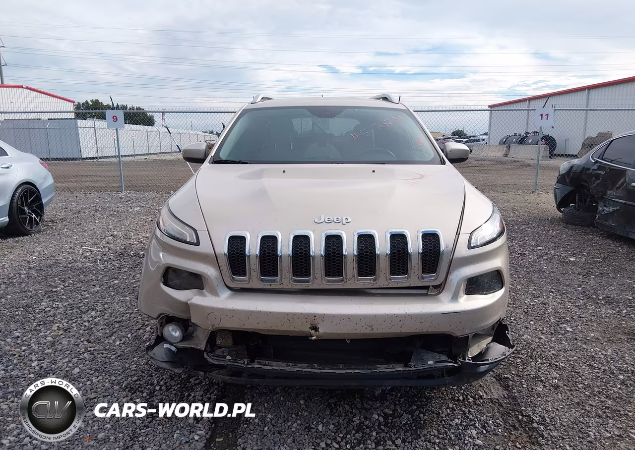 2015 Jeep Cherokee Latitude VIN:1C4PJLCS9FW579733 - 12