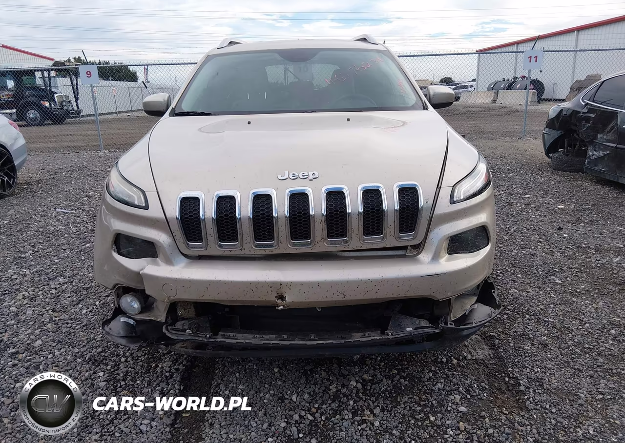 2015 Jeep Cherokee Latitude VIN:1C4PJLCS9FW579733 - 6
