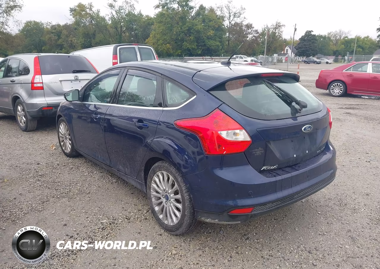 2012 Ford Focus Titanium VIN:1FAHP3N22CL102483 - 3