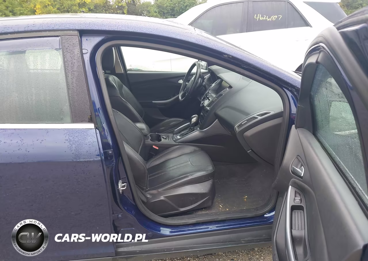 2012 Ford Focus Titanium VIN:1FAHP3N22CL102483 - 5