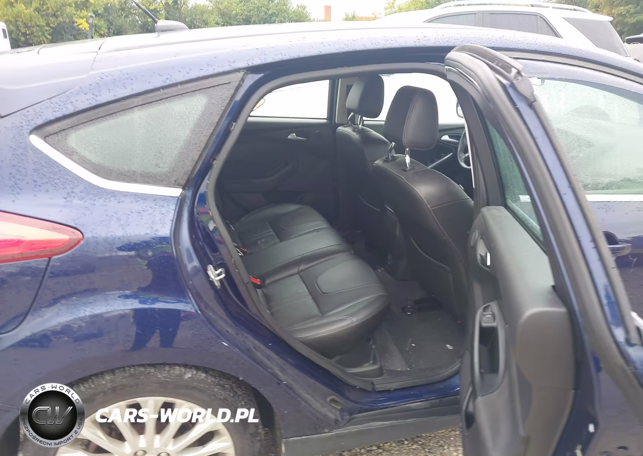 2012 Ford Focus Titanium VIN:1FAHP3N22CL102483 - 8