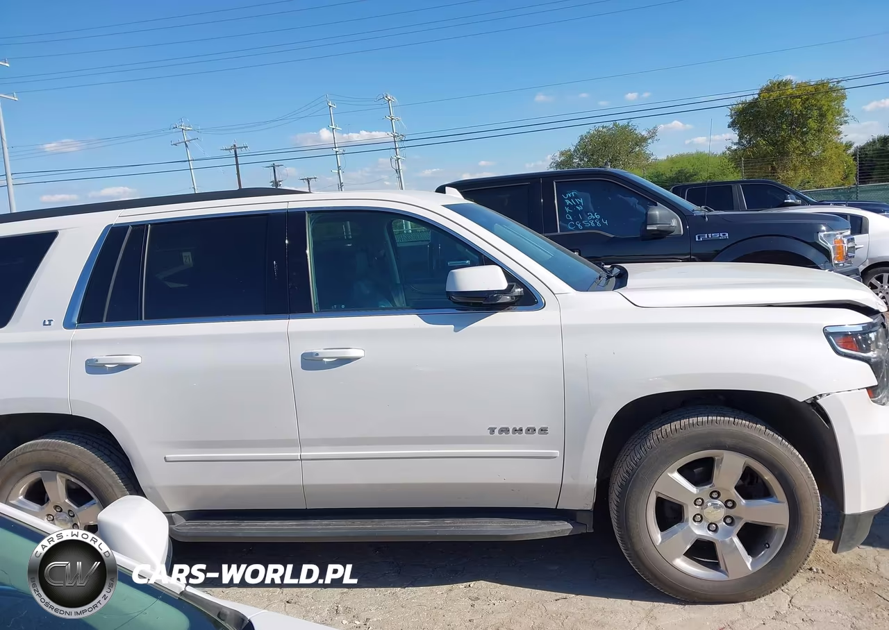 2019 Chevrolet Tahoe Lt VIN:1GNSKBKC6KR231528 - 13