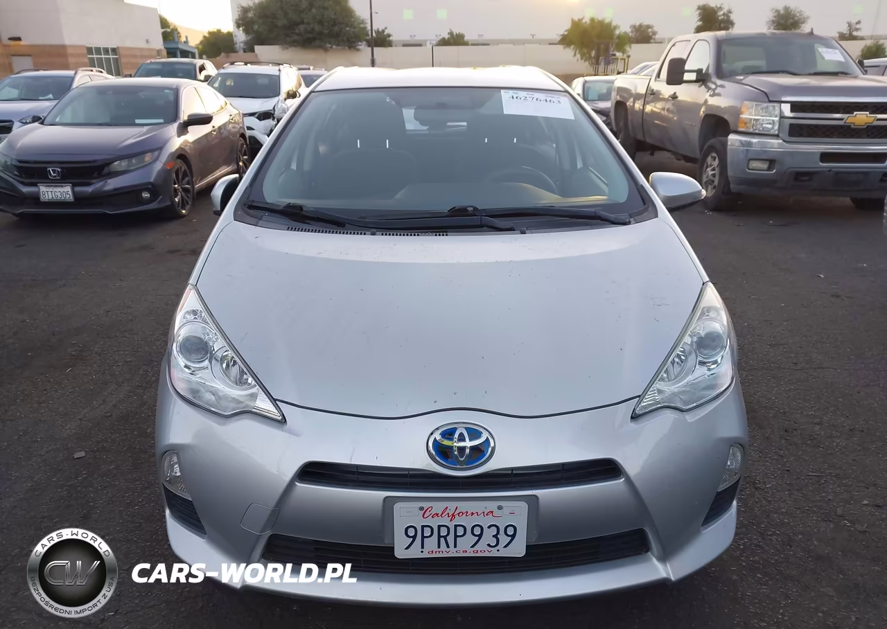 2013 Toyota Prius C Two VIN:JTDKDTB36D1040038 - 12