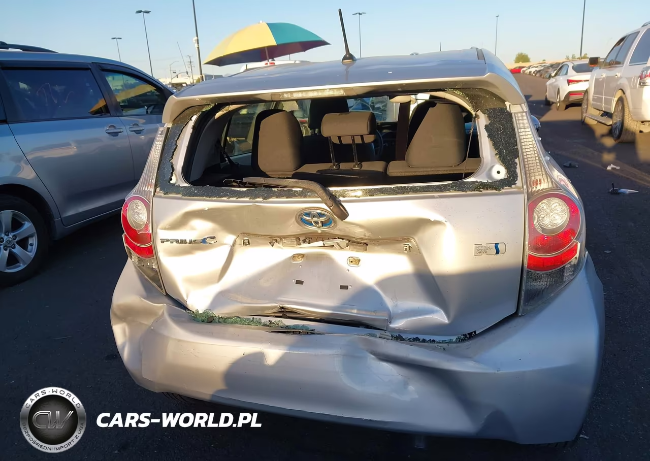 2013 Toyota Prius C Two VIN:JTDKDTB36D1040038 - 17