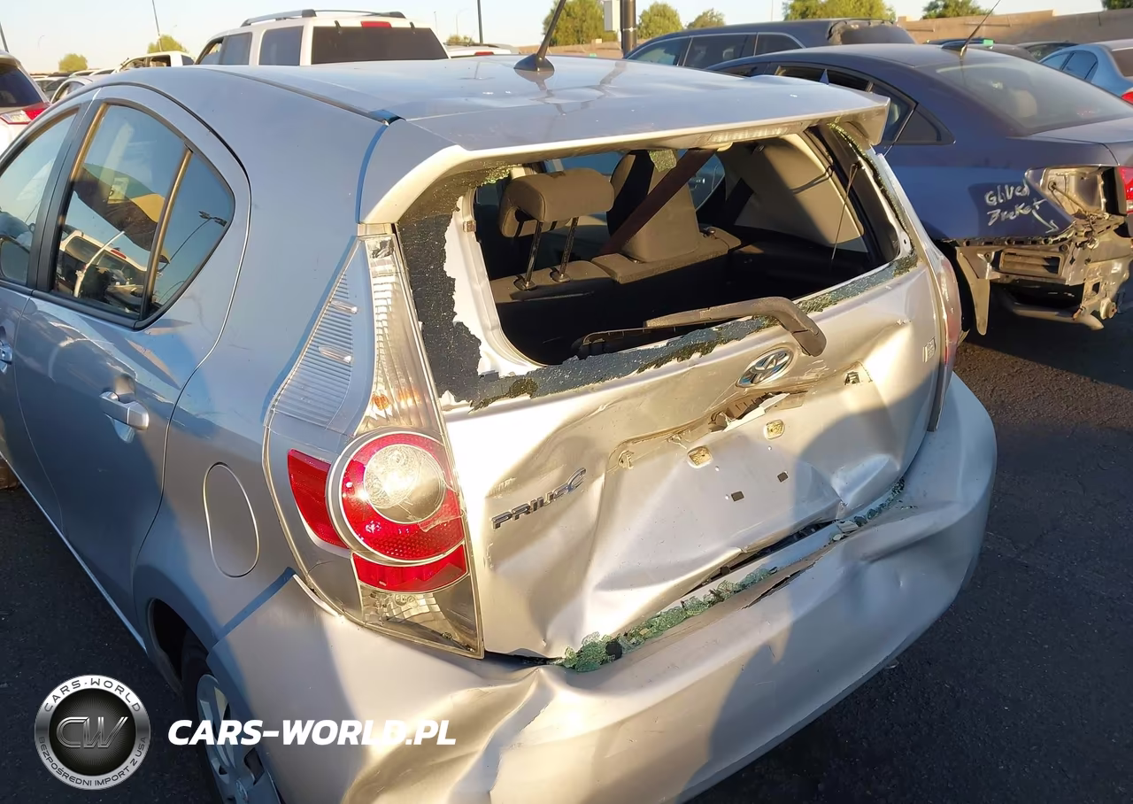 2013 Toyota Prius C Two VIN:JTDKDTB36D1040038 - 6