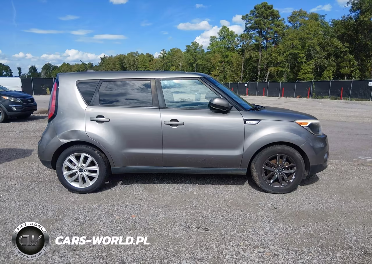 2018 Kia Soul + VIN:KNDJP3A51J7528067 - 13