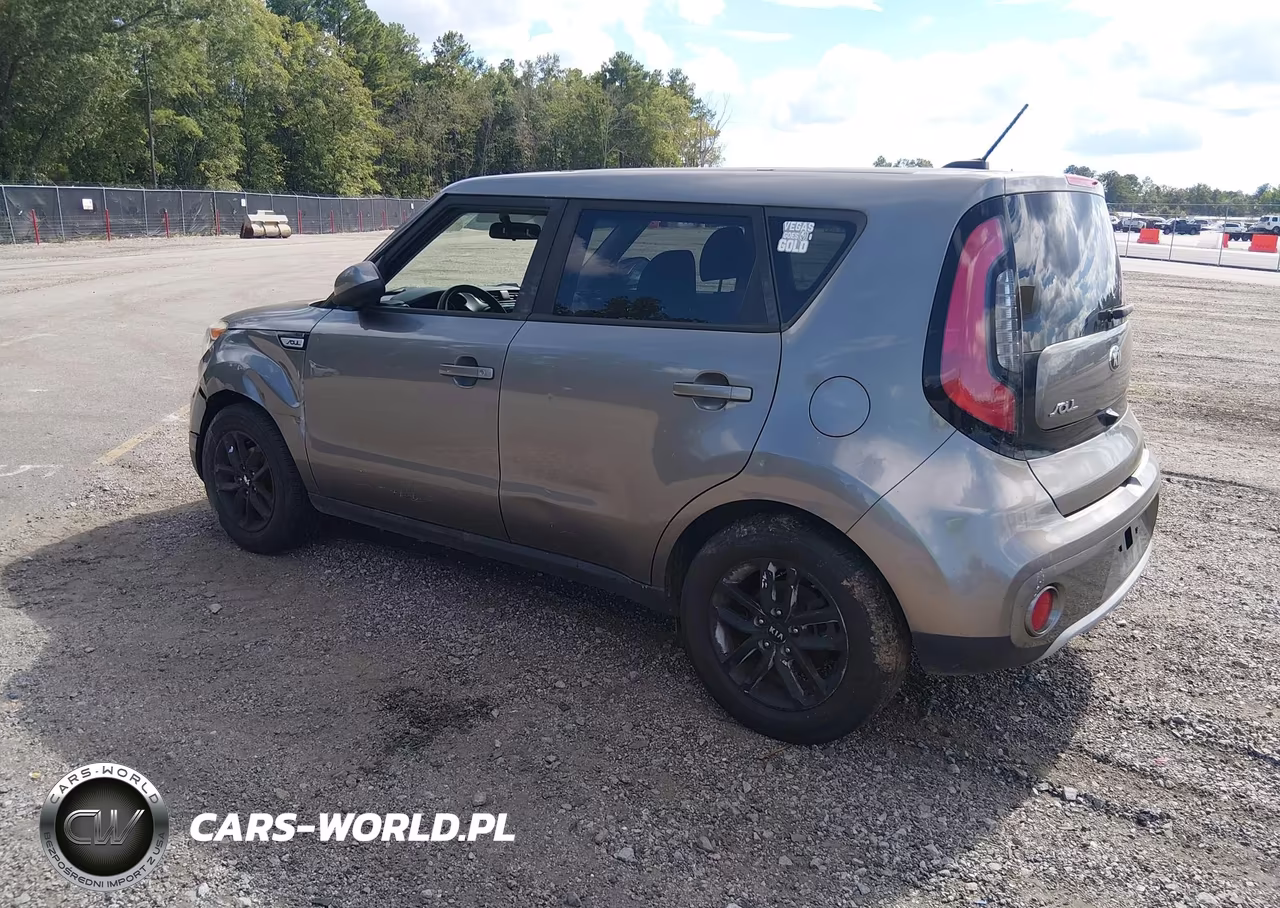 2018 Kia Soul + VIN:KNDJP3A51J7528067 - 3