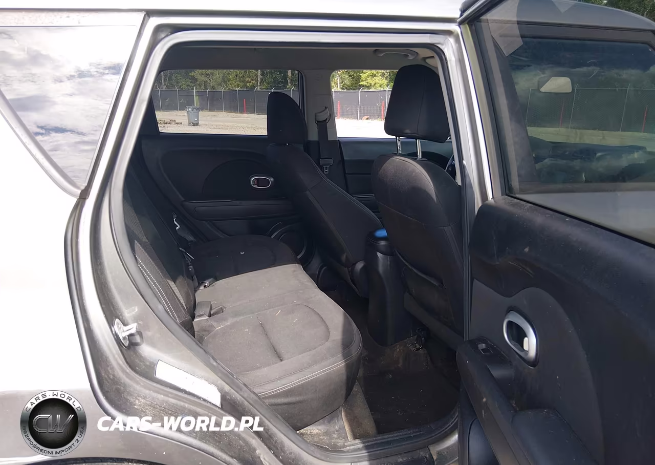 2018 Kia Soul + VIN:KNDJP3A51J7528067 - 8