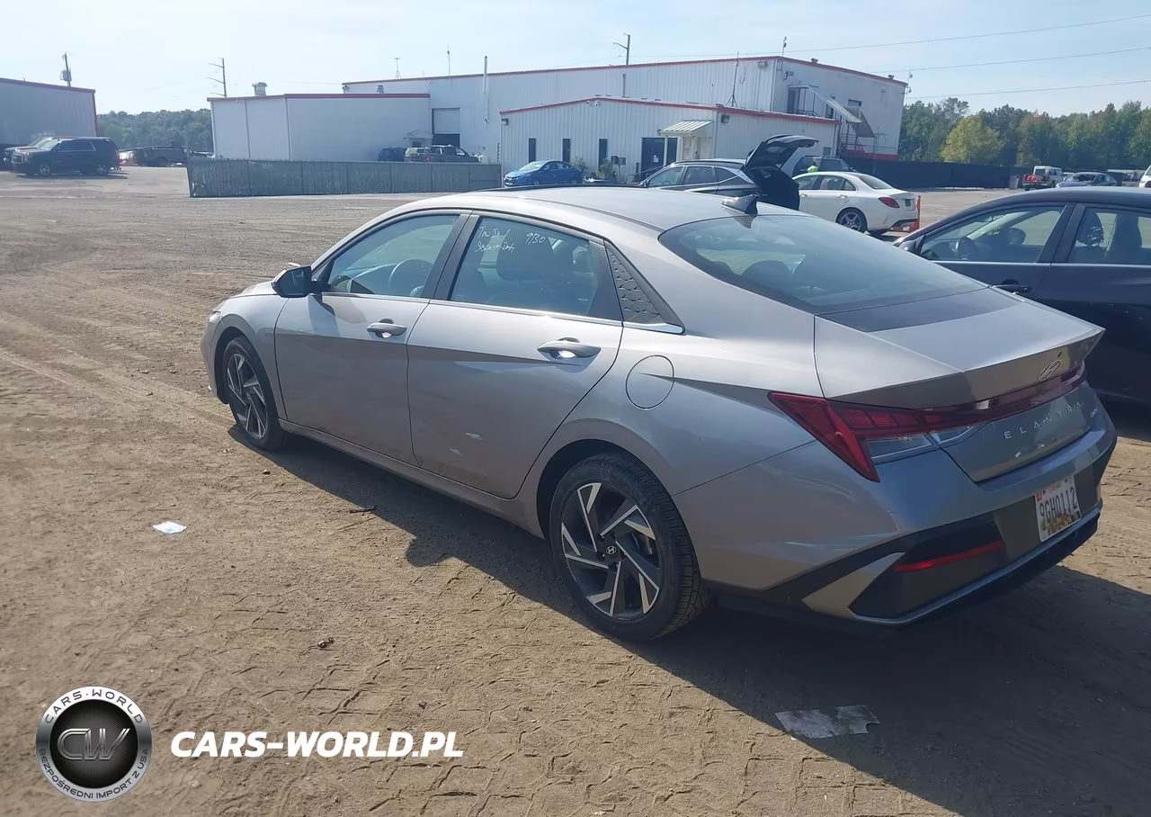 2025 Hyundai Elantra Limited VIN:KMHLP4DG5SU968920 - 3