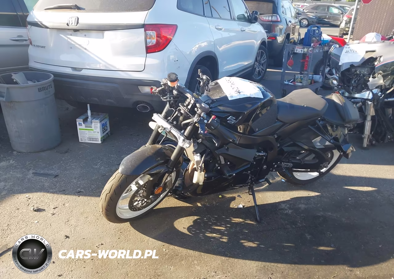 2019 Suzuki Gsx-R600 VIN:JS1GN7FA1K7100671 - 9