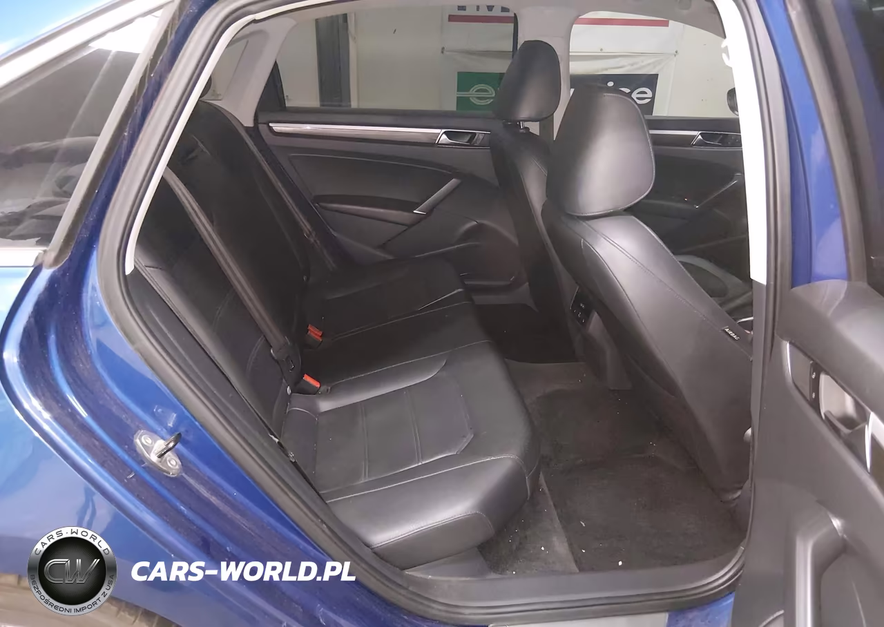 2017 Volkswagen Passat 1.8T Se VIN:1VWGT7A3XHC044957 - 8