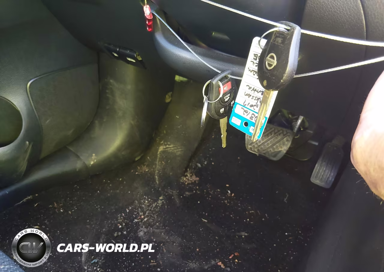 2017 Nissan Sentra S VIN:3N1AB7AP3HY346051 - 11
