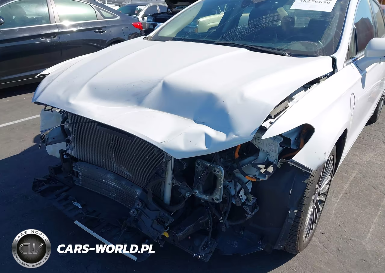 2020 Ford Fusion Plug-In Hybrid Titanium VIN:3FA6P0SU2LR228324 - 6