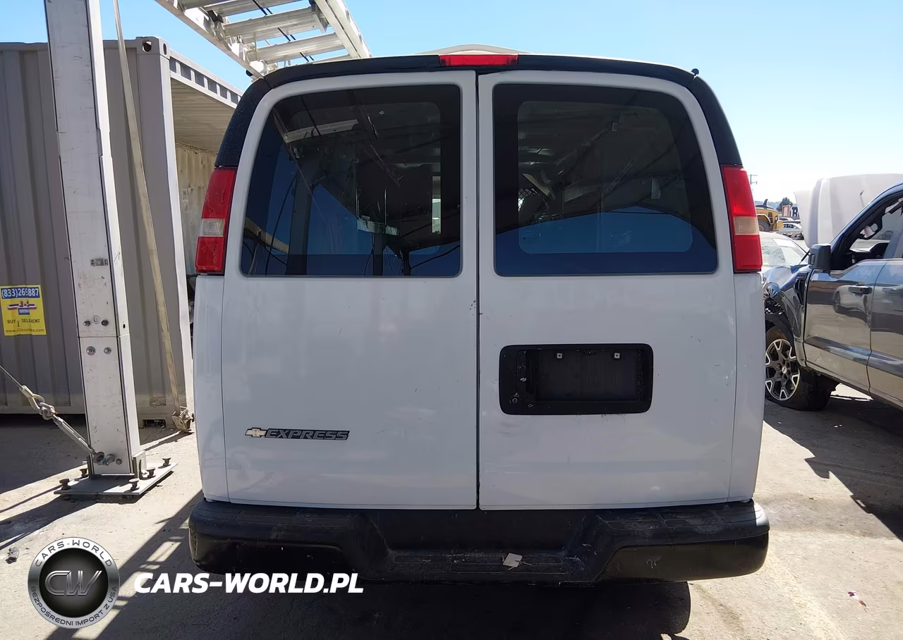 2018 Chevrolet Express 2500 Work Van VIN:1GCWGBFP8J1247350 - 17