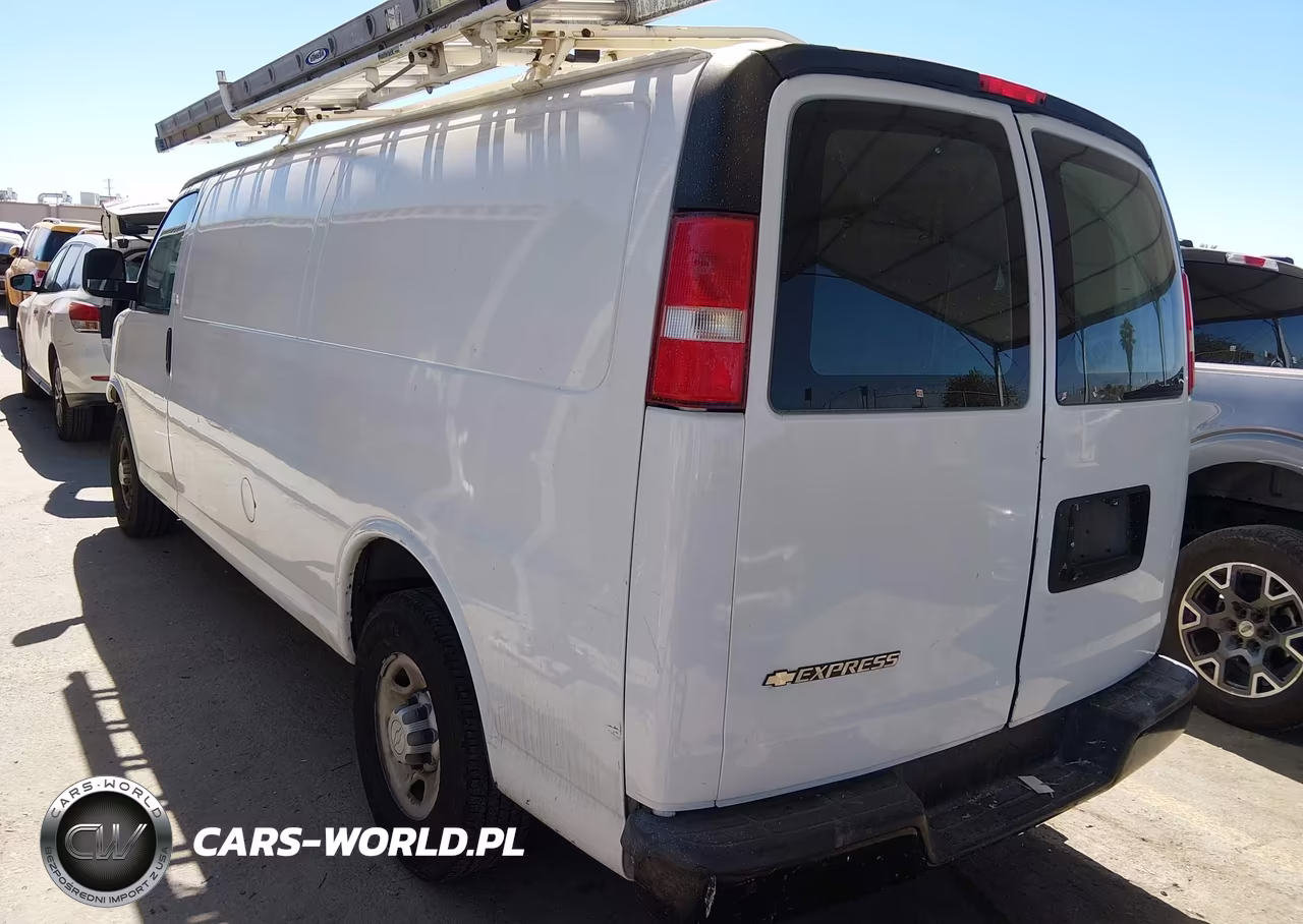 2018 Chevrolet Express 2500 Work Van VIN:1GCWGBFP8J1247350 - 3