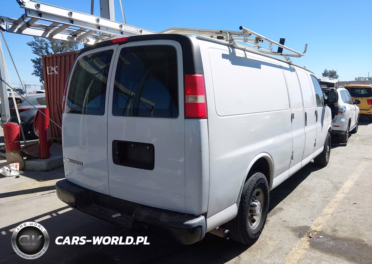2018 Chevrolet Express 2500 Work Van VIN:1GCWGBFP8J1247350 - 4