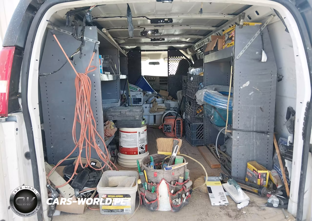 2018 Chevrolet Express 2500 Work Van VIN:1GCWGBFP8J1247350 - 8