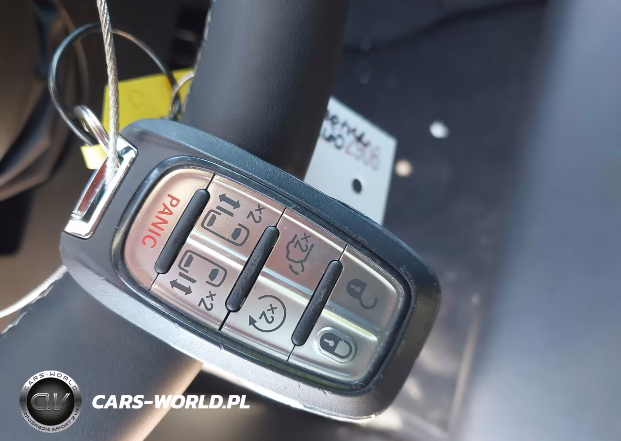 2026 Chrysler Pacifica Select VIN:2C4RC1BG1TR175320 - 11