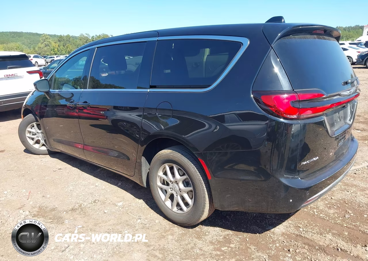 2026 Chrysler Pacifica Select VIN:2C4RC1BG1TR175320 - 3