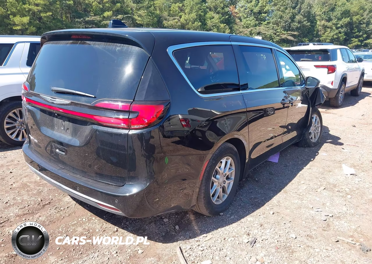 2026 Chrysler Pacifica Select VIN:2C4RC1BG1TR175320 - 4