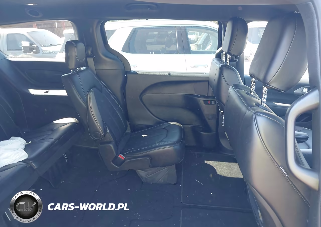 2026 Chrysler Pacifica Select VIN:2C4RC1BG1TR175320 - 8