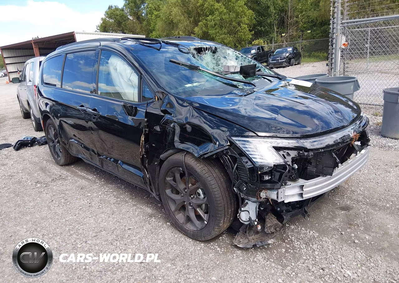 2027 Chrysler Pacifica – zdjęcie 1 z 17