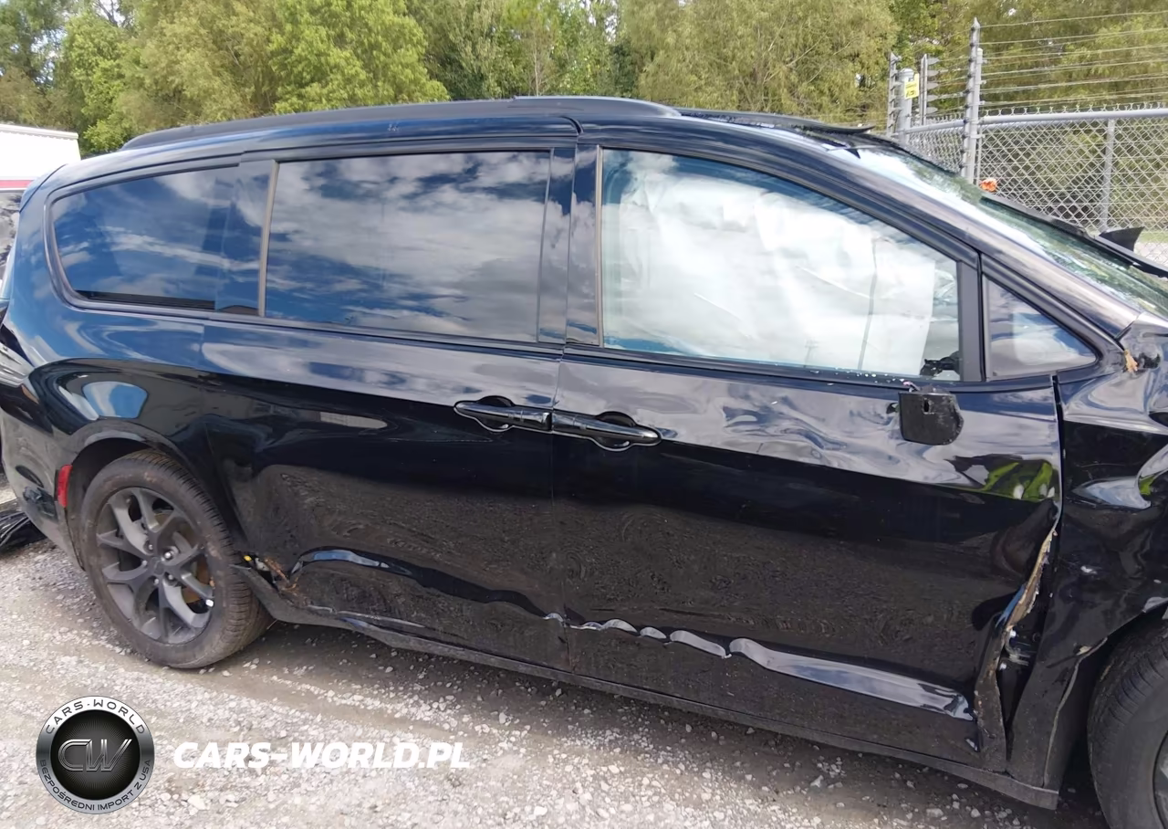 2027 Chrysler Pacifica VIN:2C4RC1GG8VR570476 - 13