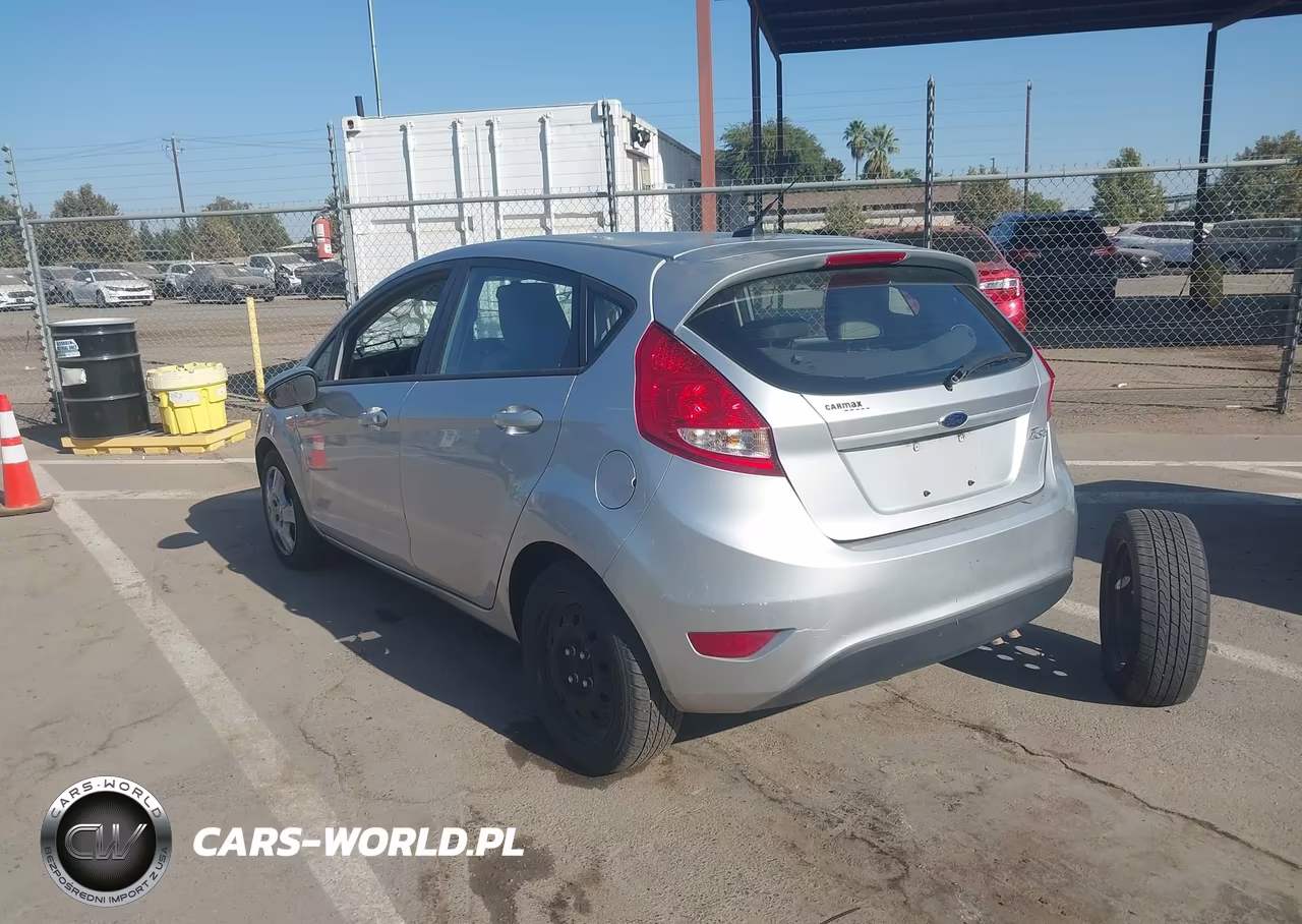 2013 Ford Fiesta S VIN:3FADP4TJ6DM162748 - 3