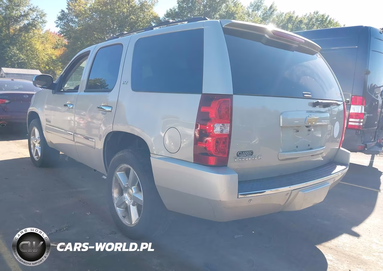 2013 Chevrolet Tahoe Ltz VIN:1GNSKCE02DR166624 - 3