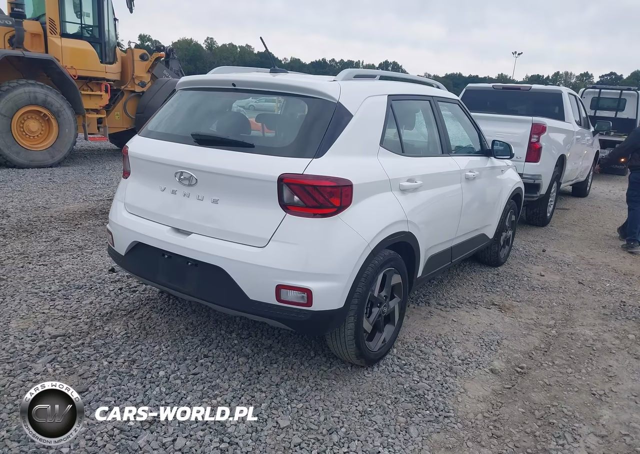 2026 Hyundai Venue Sel VIN:KMHRC8A37TU456723 - 4